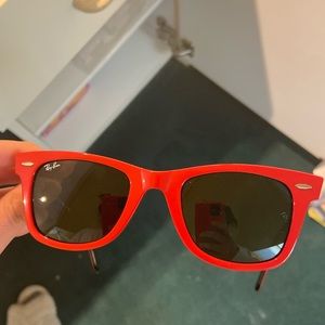 BRAND NEW RAYBAN WAYFARERS